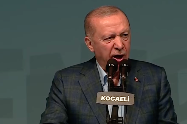 Erdoğan Kocaeli Stadyumu önünde vatandaşlara hitap etti Erdoğan Kocaeli Stadyumu önünde vatandaşlara hitap etti