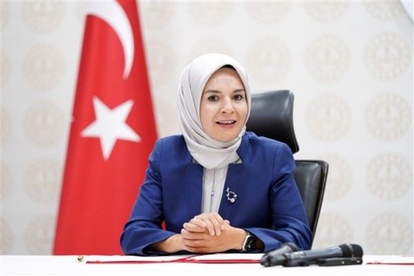 Göktaş: Annelik ve aile tartışmaya açılacak kavramlar değil