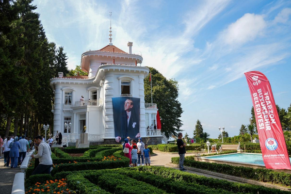 Atatürk Köşkü 19 Mayıs’ta lise öğrencilerine ücretsiz açılacak Atatürk Köşkü 19 Mayıs’ta lise öğrencilerine ücretsiz açılacak